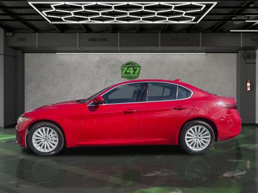 2021 Alfa Romeo Giulia Base