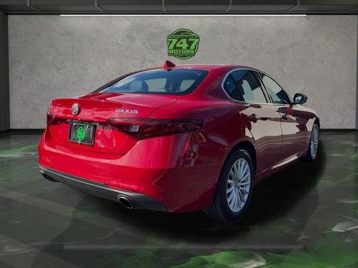 2021 Alfa Romeo Giulia Base