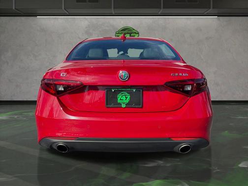 2021 Alfa Romeo Giulia Base