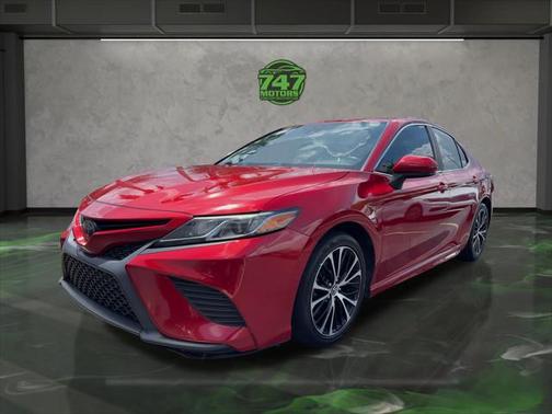 2020 Toyota Camry SE