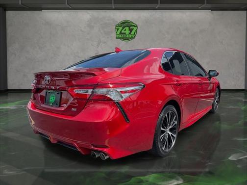 2020 Toyota Camry SE