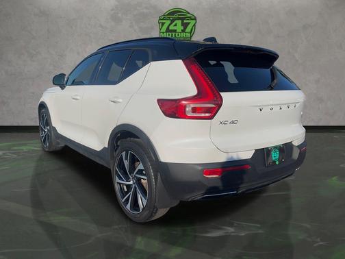 2020 Volvo XC40 T4 R-Design