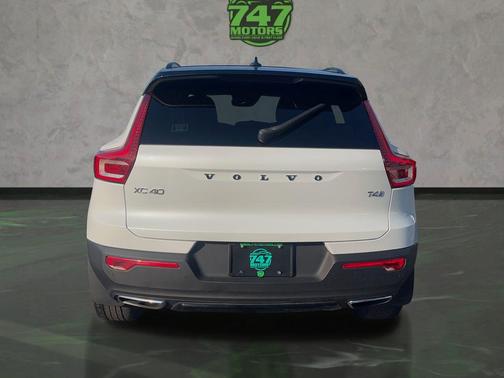 2020 Volvo XC40 T4 R-Design