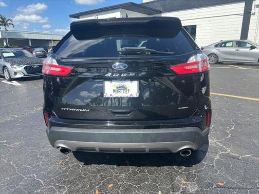 2022 Ford Edge Titanium