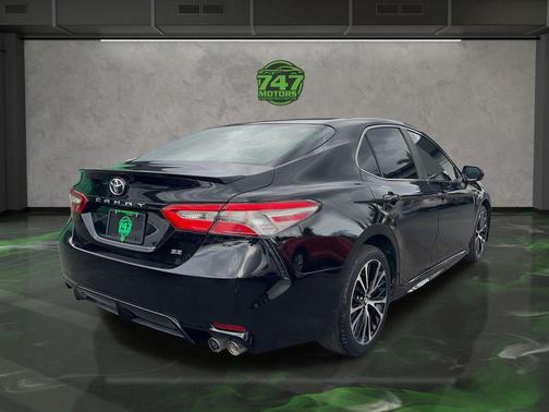 2018 Toyota Camry SE
