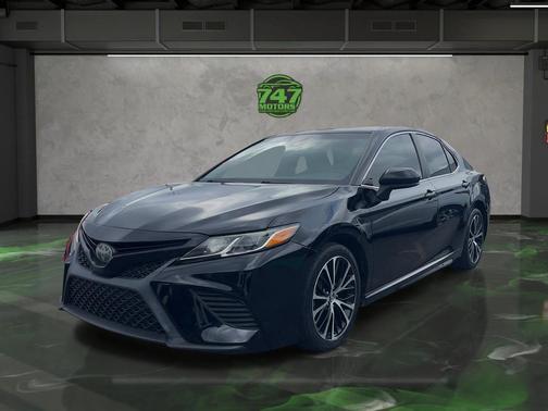 2018 Toyota Camry SE