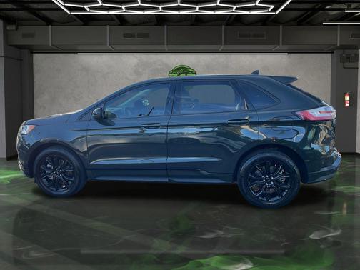 2022 Ford Edge SE