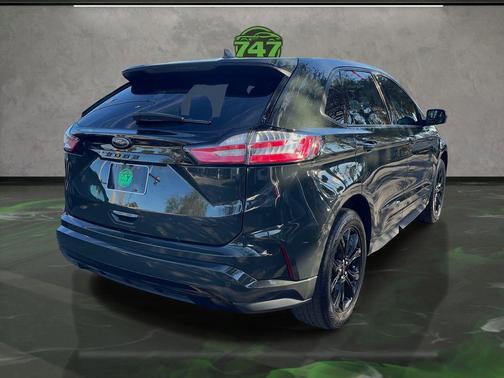 2022 Ford Edge SE