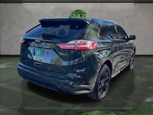 2022 Ford Edge SE