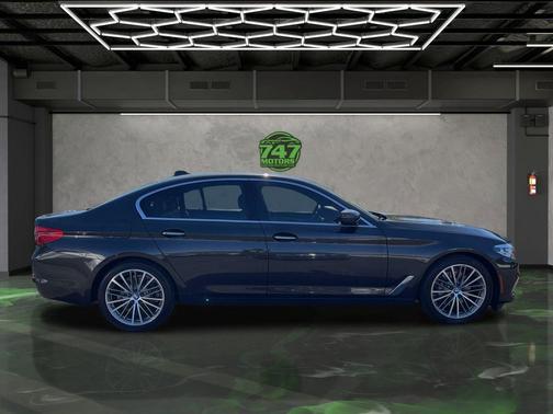 2018 BMW 530 530i