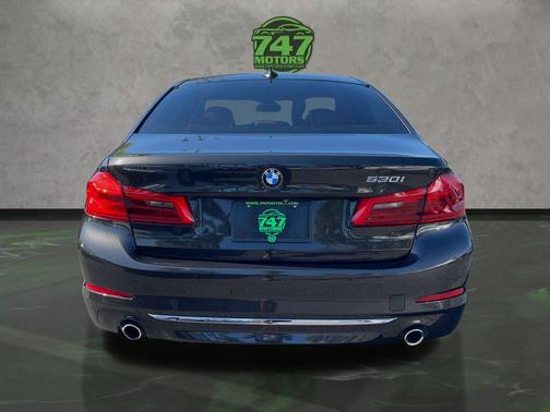 2018 BMW 530 530i