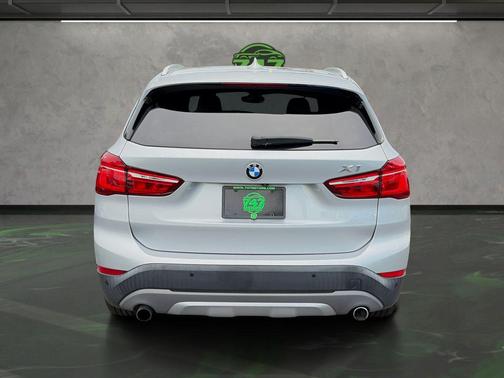 Glacier Silver Metallic 2017 BMW X1 xDrive 28i
