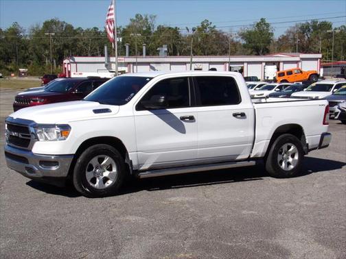 2023 RAM 1500 Tradesman Crew Cab 4x2 57' Box
