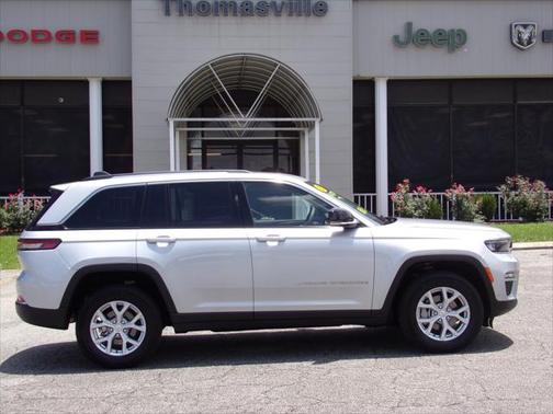 2023 Jeep Grand Cherokee Limited 4x2