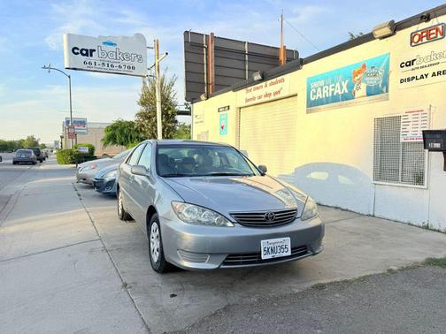 2005 Toyota Camry LE