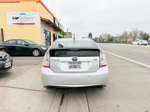 2010 Toyota Prius One