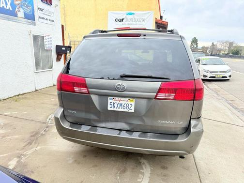 2005 Toyota Sienna CE