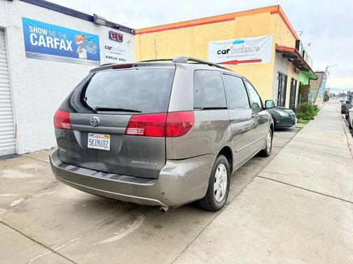 2005 Toyota Sienna CE