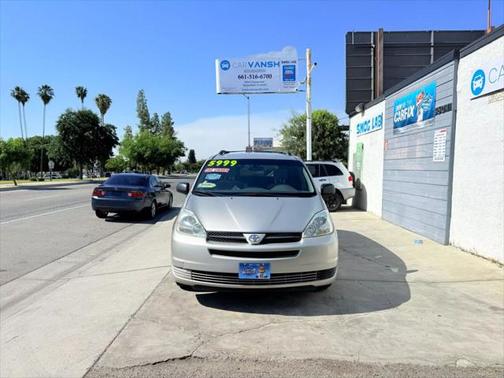2004 Toyota Sienna LE