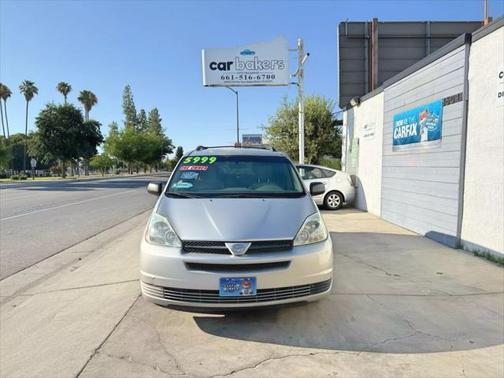 2004 Toyota Sienna LE