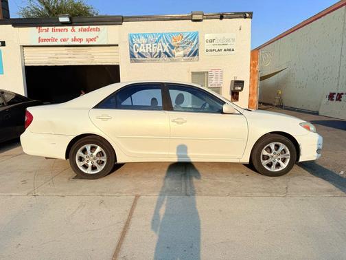 2004 Toyota Camry LE