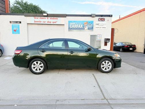 2011 Toyota Camry LE