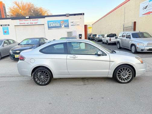 2009 Ford Focus SES