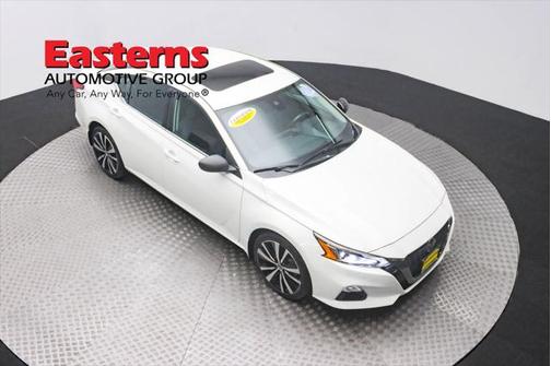 2022 Nissan Altima SR FWD