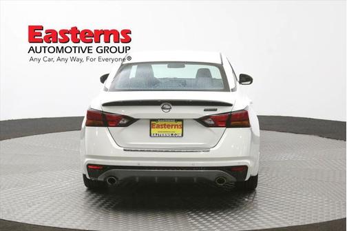 2022 Nissan Altima SR FWD