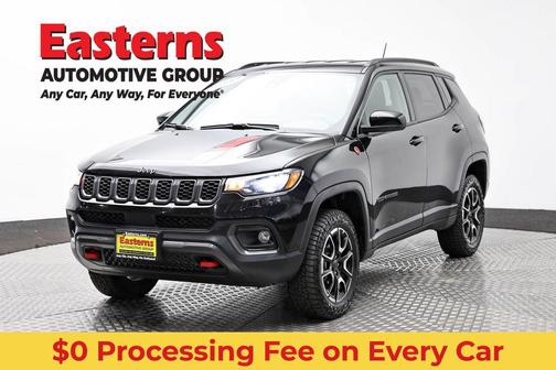 Diamond Black Crystal Pearlcoat 2025 Jeep Compass Trailhawk