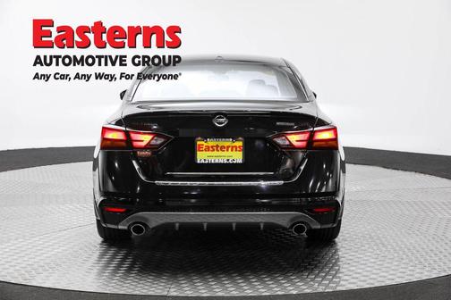 2022 Nissan Altima SR FWD