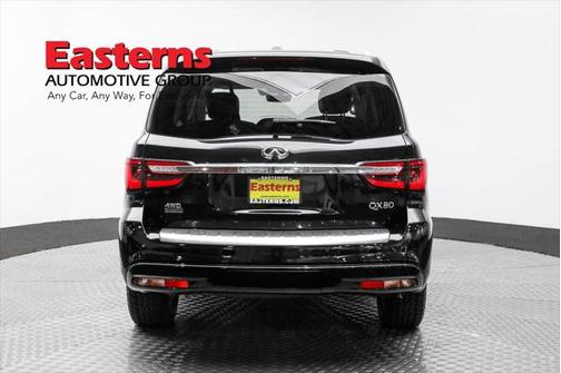 2023 INFINITI QX80 Luxe