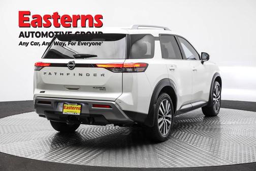 2022 Nissan Pathfinder Platinum 4WD