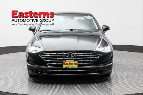 2023 Hyundai SONATA Hybrid SE