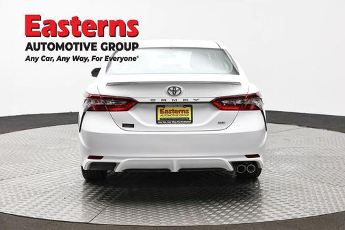 Ice 2023 Toyota Camry SE