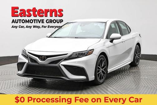 Ice 2023 Toyota Camry SE