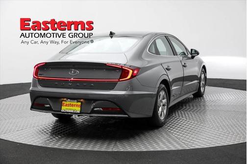 2022 Hyundai SONATA SE