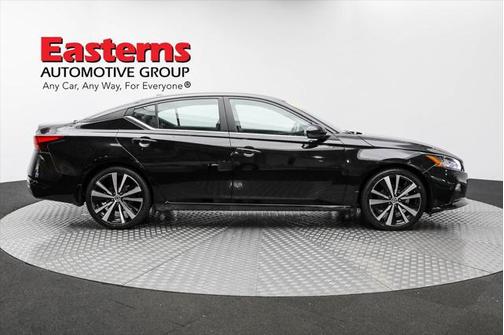 2022 Nissan Altima SR VC-Turbo FWD