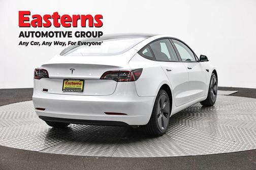 Pearl White Multi-Coat 2023 Tesla Model 3 Standard Range