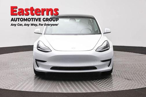 Pearl White Multi-Coat 2019 Tesla Model 3 Performance