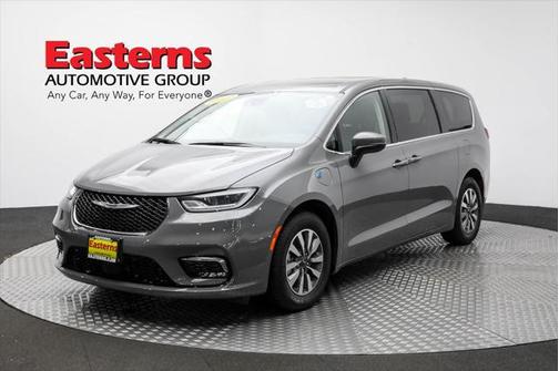 2023 Chrysler Pacifica Hybrid Touring L