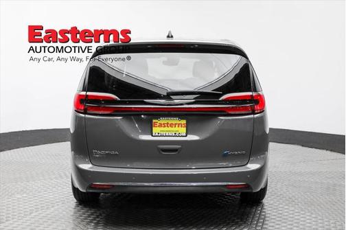 2023 Chrysler Pacifica Hybrid Touring L