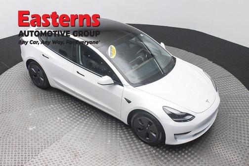 Pearl White Multi-Coat 2023 Tesla Model 3 Standard Range