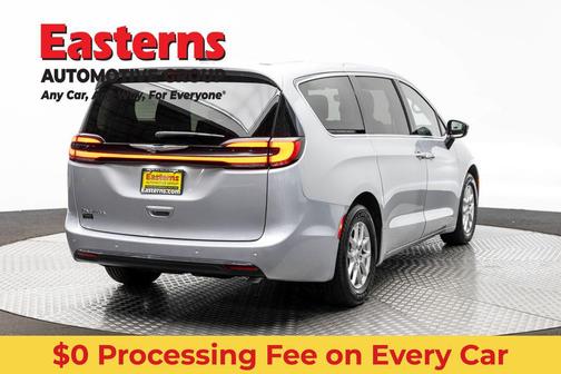 Silver Mist Clearcoat 2024 Chrysler Pacifica Touring L