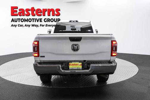 2022 RAM 2500 Tradesman Crew Cab 4x2 8' Box
