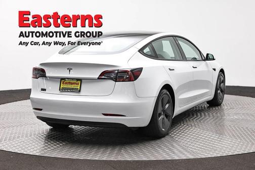 Pearl White Multi-Coat 2023 Tesla Model 3 Standard Range