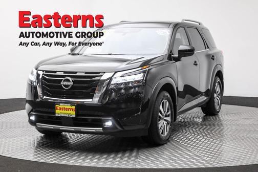 2022 Nissan Pathfinder SL 4WD