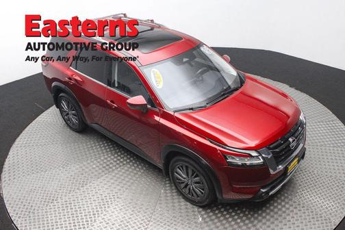 2022 Nissan Pathfinder SL 4WD