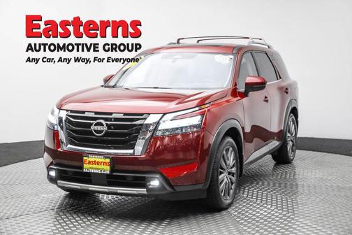 2022 Nissan Pathfinder SL 4WD