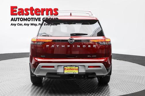 2022 Nissan Pathfinder SL 4WD